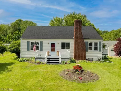 3250 Mayfair Rd, Akron, OH 44312