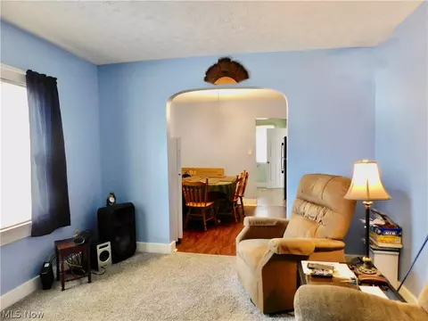 Living - 421 Celtic St, Akron, OH 44314 photo 2 of 4