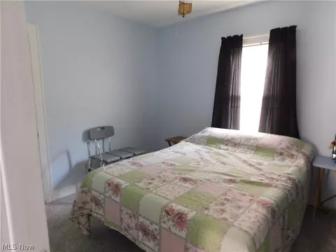 Bedroom - 421 Celtic St, Akron, OH 44314 photo 3 of 6