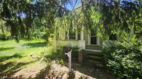 14522 Granger Rd, Maple Heights, OH 44137