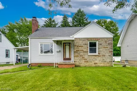 727 Franklin Rd NE, Massillon, OH 44646