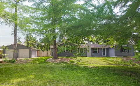 151 Shiawassee Ave, Fairlawn, OH 44333
