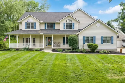 1366 Castalia Dr, New Franklin, OH 44203