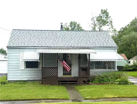 2065 Clermont Ave NE, Warren, OH 44483