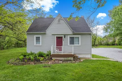94 Southeast Ave, Tallmadge, OH 44278