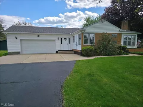 1478 Lockwood Rd, Barberton, OH 44203