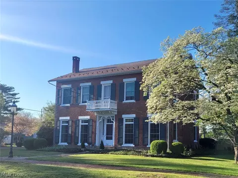 490 E Union Ave, Mcconnelsville, OH 43756