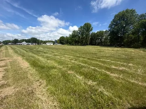 3503 Parkman Rd NW, Southington, OH 44481