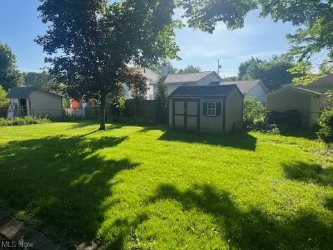 Exterior - 1153 Gulf Rd, Elyria, OH 44035 photo 3 of 4
