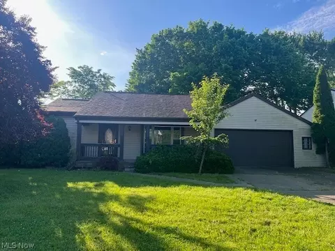 1153 Gulf Rd, Elyria, OH 44035