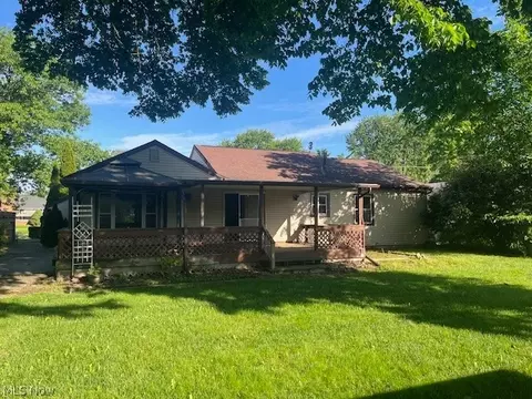 Exterior - 1153 Gulf Rd, Elyria, OH 44035 photo 2 of 4