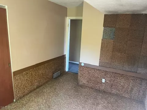 Bedroom - 1153 Gulf Rd, Elyria, OH 44035 photo 5 of 5
