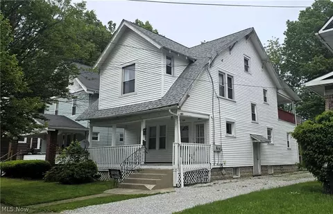 339 Hillwood Dr, Akron, OH 44320