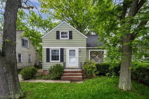 3516 Park Dr, Parma, OH 44134
