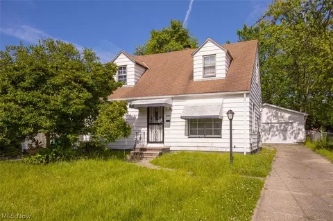 5219 Henry St, Maple Heights, OH 44137