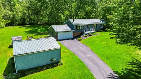 8451 Clay St, Montville, OH 44064