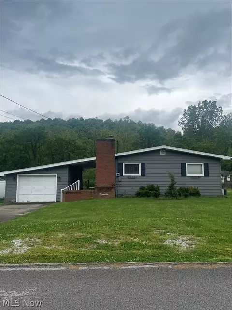 70231 Central Ave, St Clairsville, OH 43905