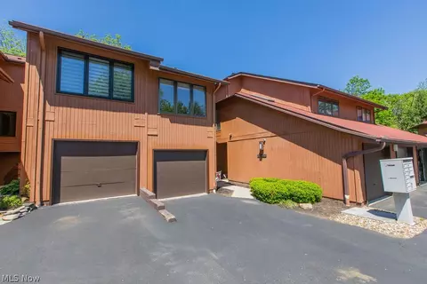 25058 Mill River Rd, Olmsted Falls, OH 44138