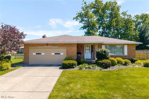 13899 Chippewa Trl, Middleburg Heights, OH 44130