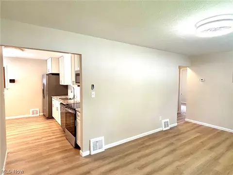 15460 Rademaker Dr, Brook Park, OH 44142 photo 9
