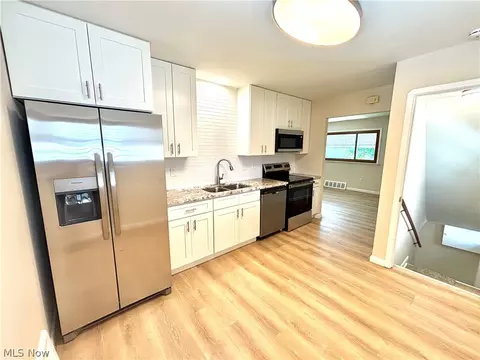 15460 Rademaker Dr, Brook Park, OH 44142 photo 6