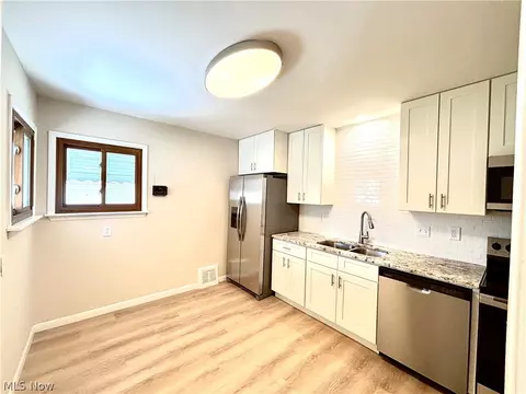15460 Rademaker Dr, Brook Park, OH 44142 photo 7
