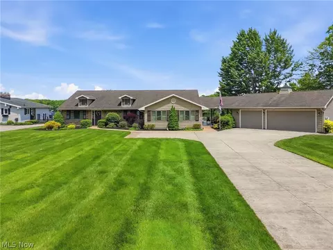 806 Rome Rock Creek Rd, Roaming Shores, OH 44085