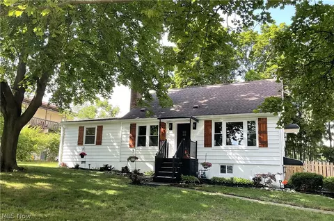 4160 State Park Dr, New Franklin, OH 44319