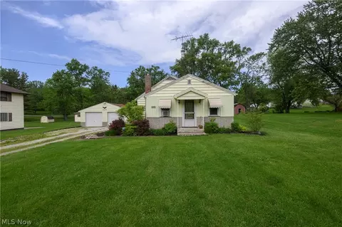 5185 Richville Dr SW, Navarre, OH 44662
