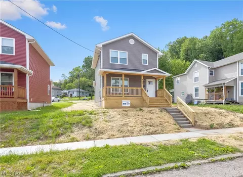 422 Abington Ave, Zanesville, OH 43701