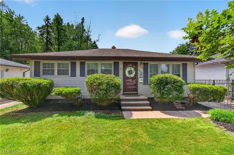 1105 Birch Ln, Cleveland, OH 44109