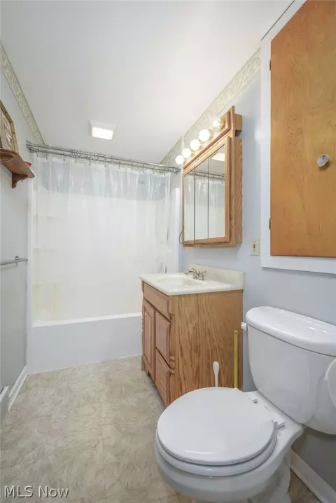 Bath - 3747 Cook Rd, Rootstown, OH 44272 photo 1 of 1