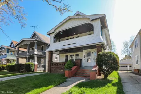 2075 Lewis Dr, Lakewood, OH 44107