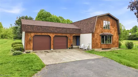 6667 Chestnut Ridge Rd, Hubbard, OH 44425
