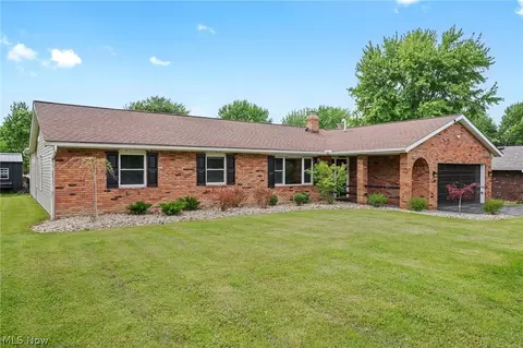 19474 Benbow Rd, Strongsville, OH 44136