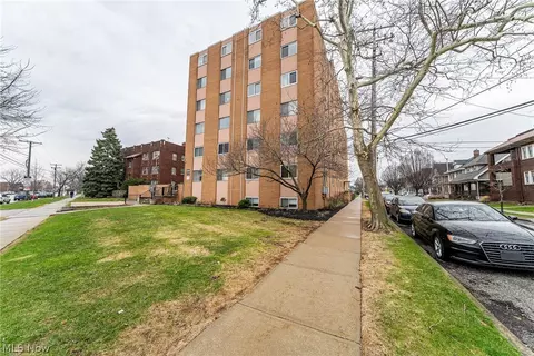 12029 Clifton Blvd #505, Lakewood, OH 44107