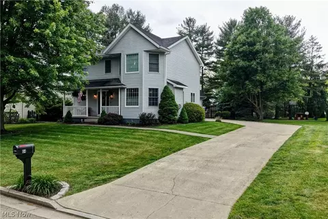 104 Pinedale Dr, Dover, OH 44622