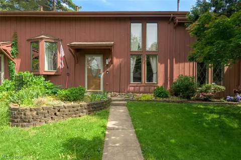 6235 Gladys St #2, Ravenna, OH 44266