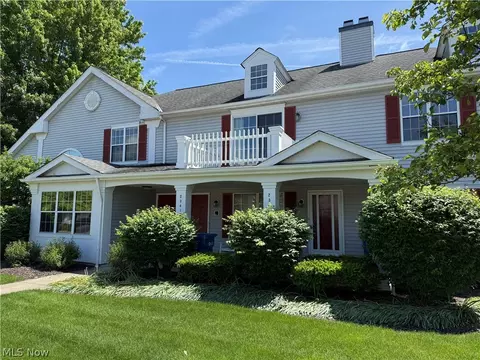 23413 Grist Mill Ct #4, Olmsted Falls, OH 44138