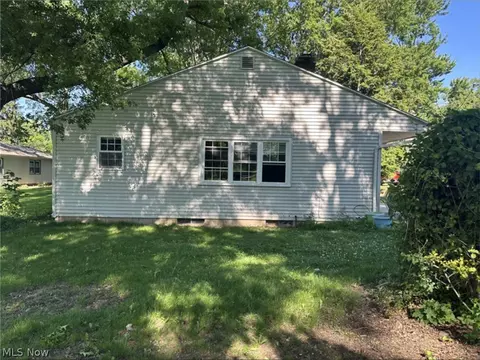 10970 Durkee Rd, Grafton, OH 44044