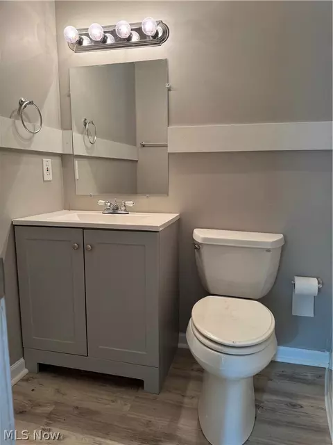 Bath - 544 Purdue Ave, Elyria, OH 44035 photo 1 of 1