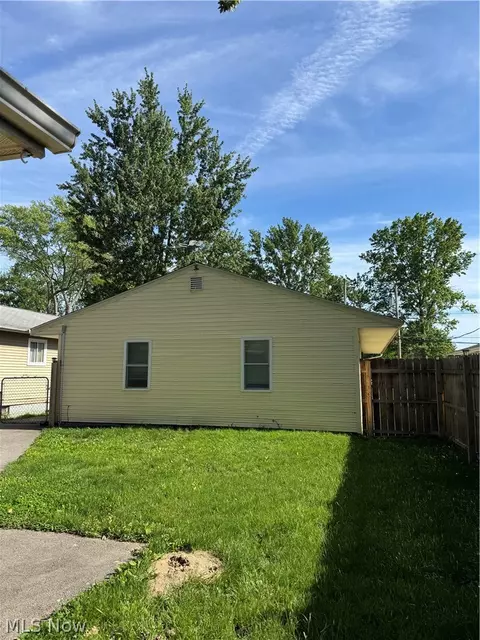 Exterior - 544 Purdue Ave, Elyria, OH 44035 photo 1 of 1