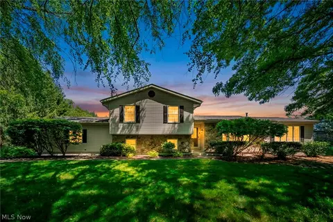1070 Congress Lake Rd, Mogadore, OH 44260