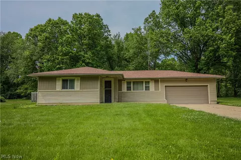 16011 Elbrook St NE, Alliance, OH 44601
