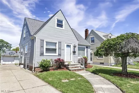 6214 Snow Rd, Parma, OH 44129