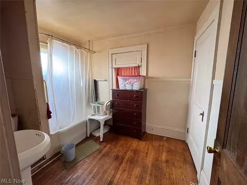 Bath - 2336 10th St NW, Canton, OH 44708 photo 1 of 1