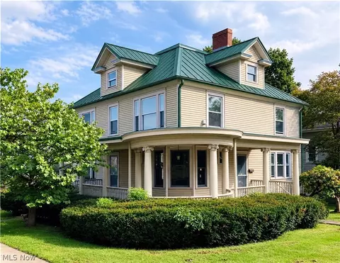 400 N 7th St, Cambridge, OH 43725