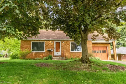 421 19th St NE, Massillon, OH 44646