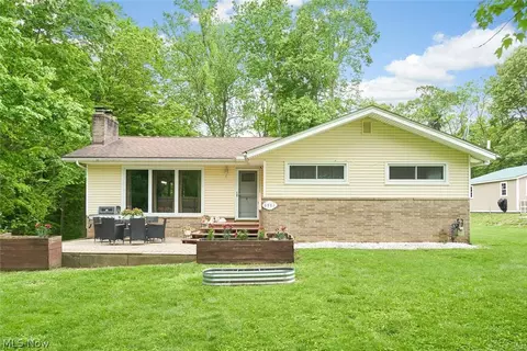 2981 Reservoir Dr, Mogadore, OH 44260