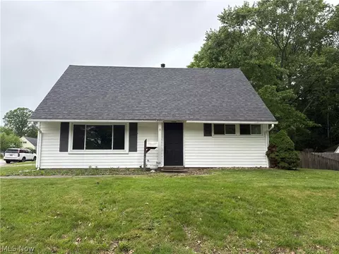 2300 Giffels Dr, Cuyahoga Falls, OH 44221